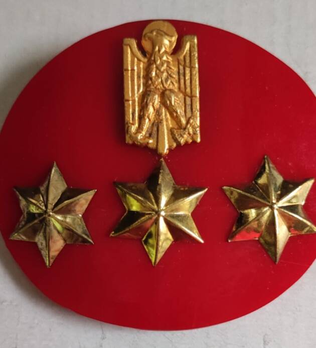 GALLETA CON DIVISAS DE CAPITAN DE LA POLICIA ARMADA / NACIONAL