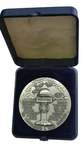 MEDALLA 50 ANIVERSARIO DE LA DIVISIÓN AZUL -1991- MEDALLA DE PLATA NUMERADA. - Imagen 3