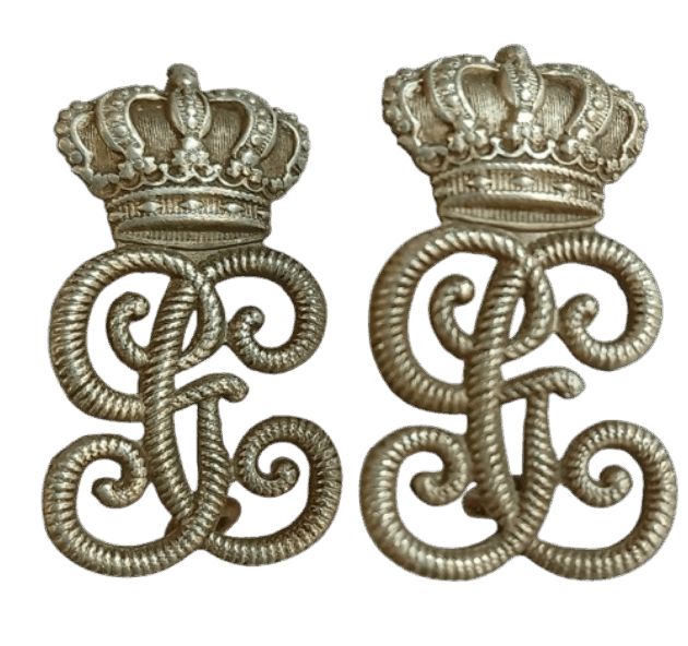 PAREJA DE INSIGNIAS DE CUELLO DE LA GUARDIA CIVIL ÉPOCA DE ALFONSO XIII 1902 -1931
